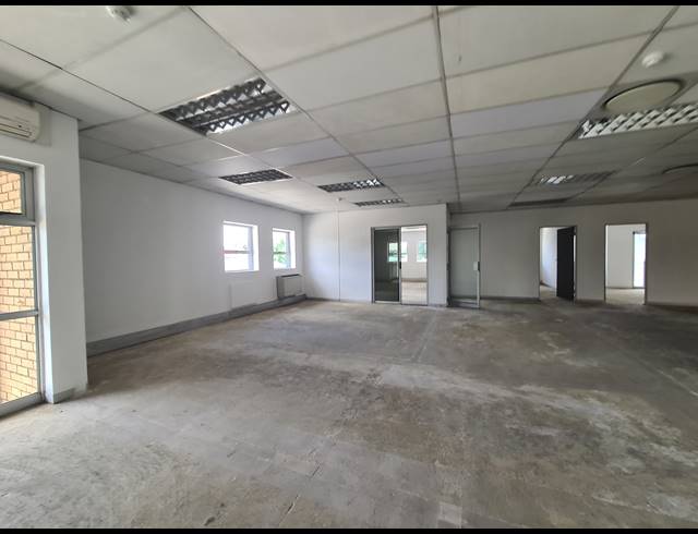 2,344M² OFFICE TO LET IN VORNA VALLEY